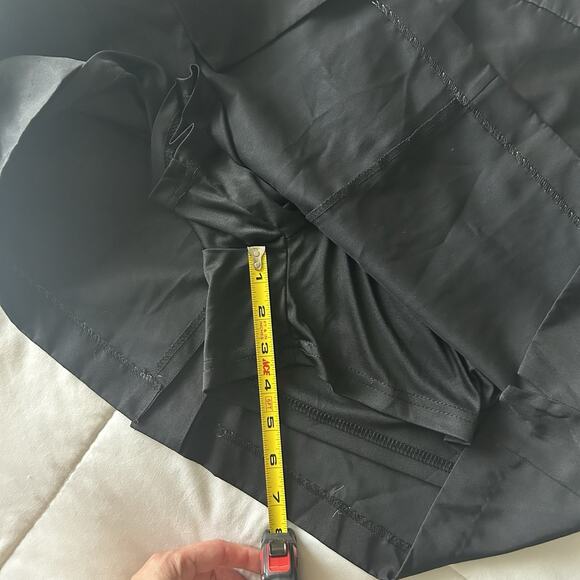 IZOD Womens Golf Tennis Skirt w/ built-in shorts Stretch material SZ 16 SOFT - Picture 9 of 9